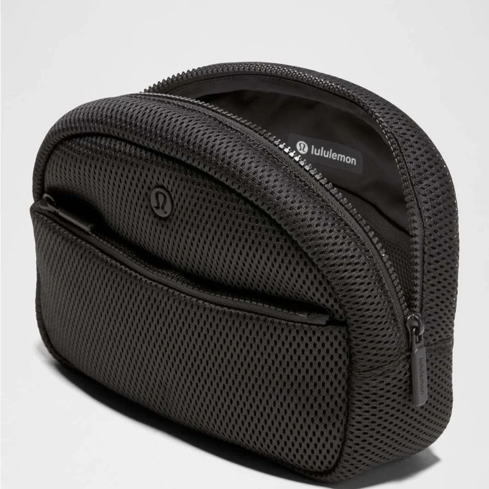 Lululemon City Essentials Pouch Knit Mesh